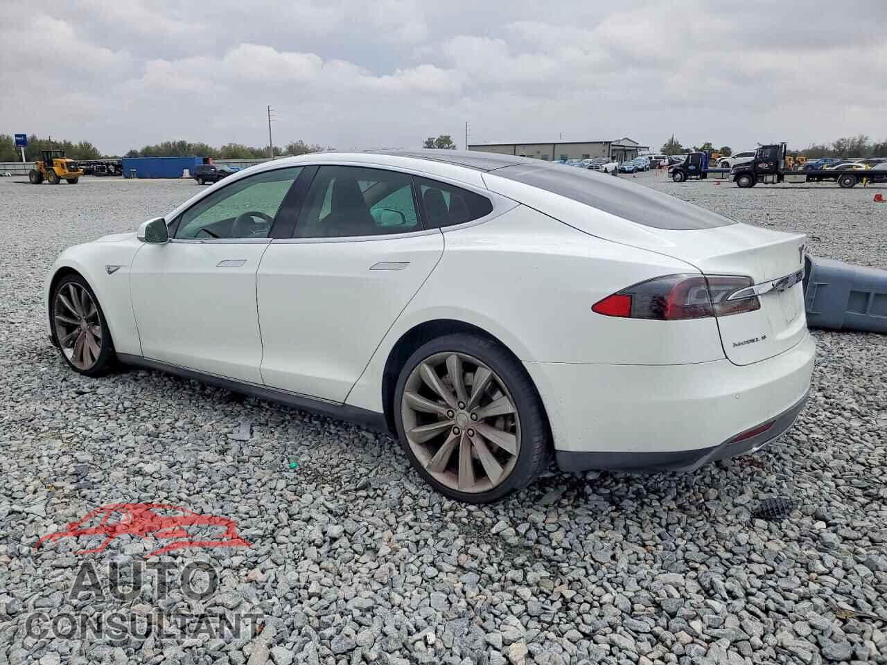TESLA MODEL S 2014 - 5YJSA1H12EFP38531