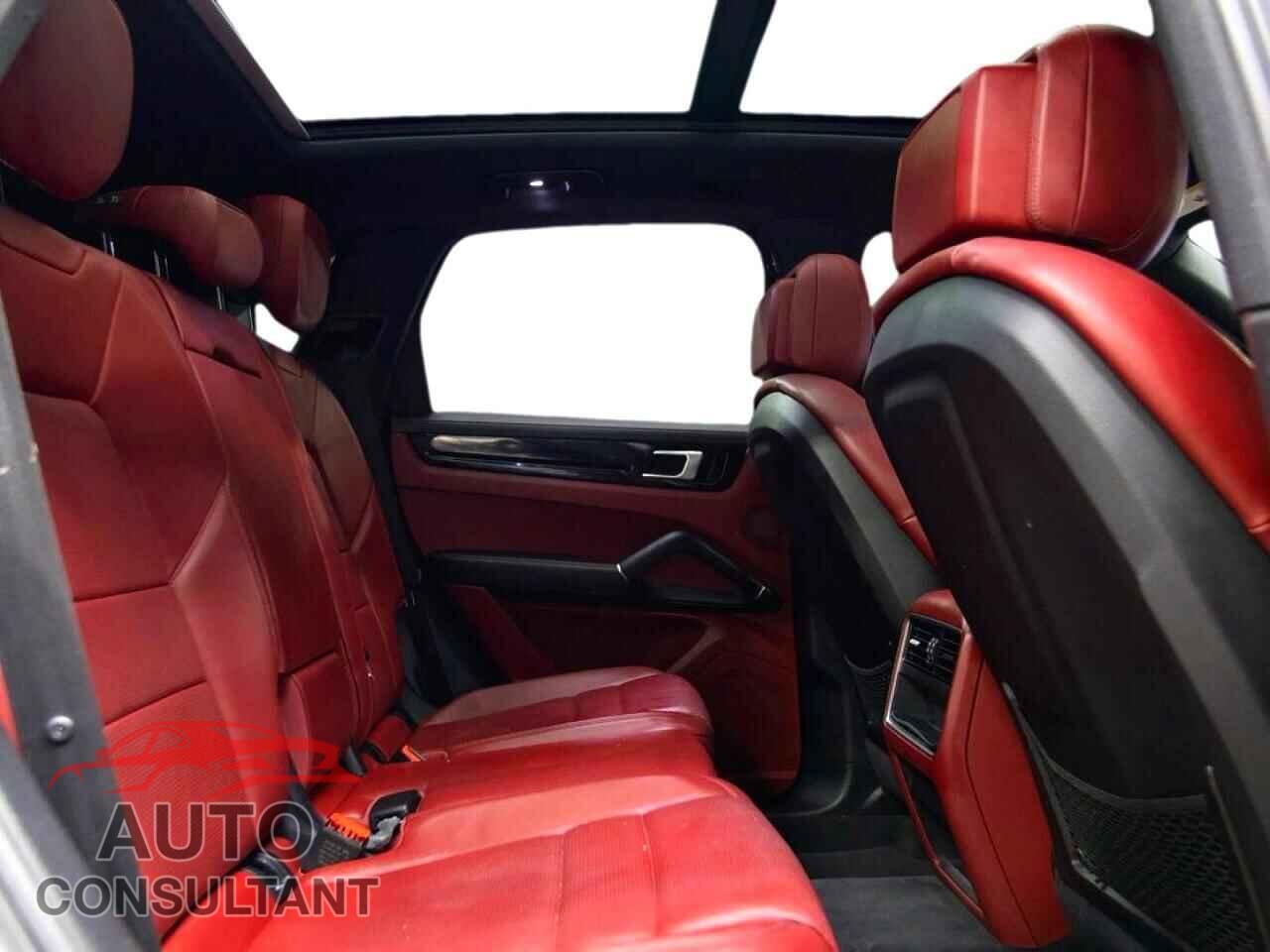 PORSCHE CAYENNE 2019 - WP1AA2AYXKDA15519