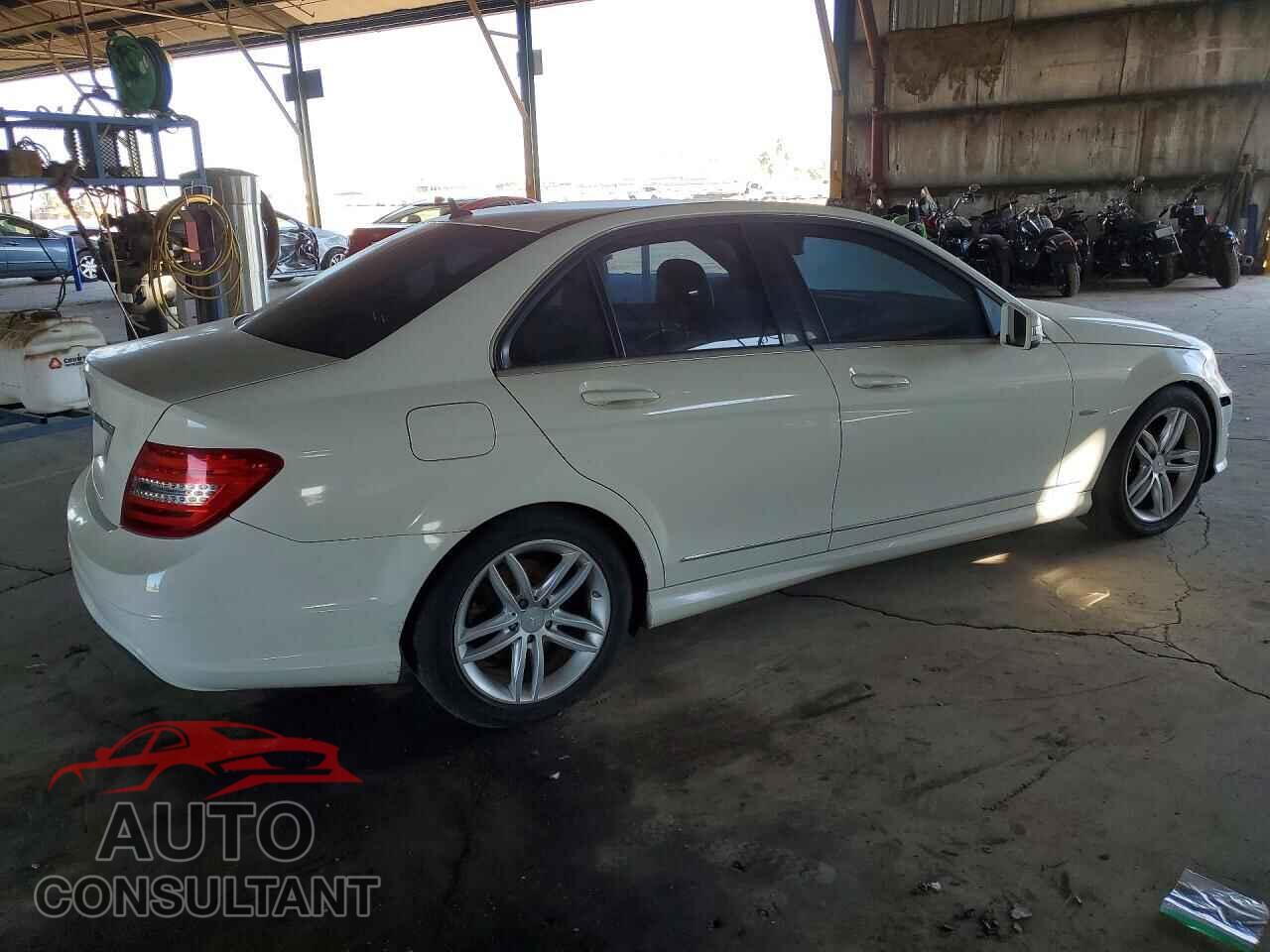 MERCEDES-BENZ C-CLASS 2012 - WDDGF4HB1CA619897