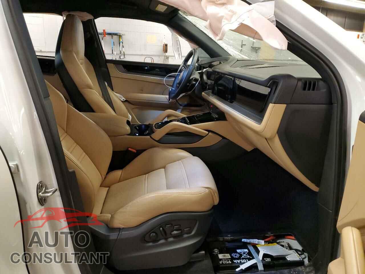PORSCHE CAYENNE 2024 - WP1AL2AY1RDA32214