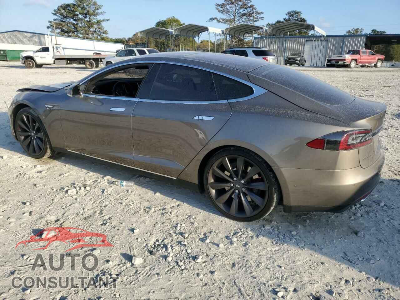 TESLA MODEL S 2015 - 5YJSA1V27FF100483