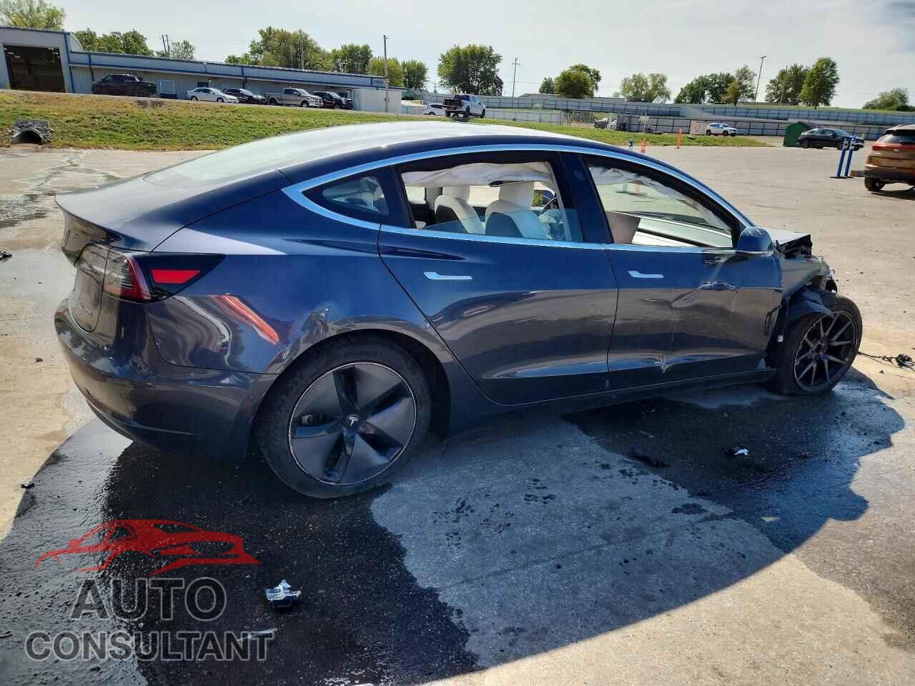 TESLA MODEL 3 2018 - 5YJ3E1EB8JF074977