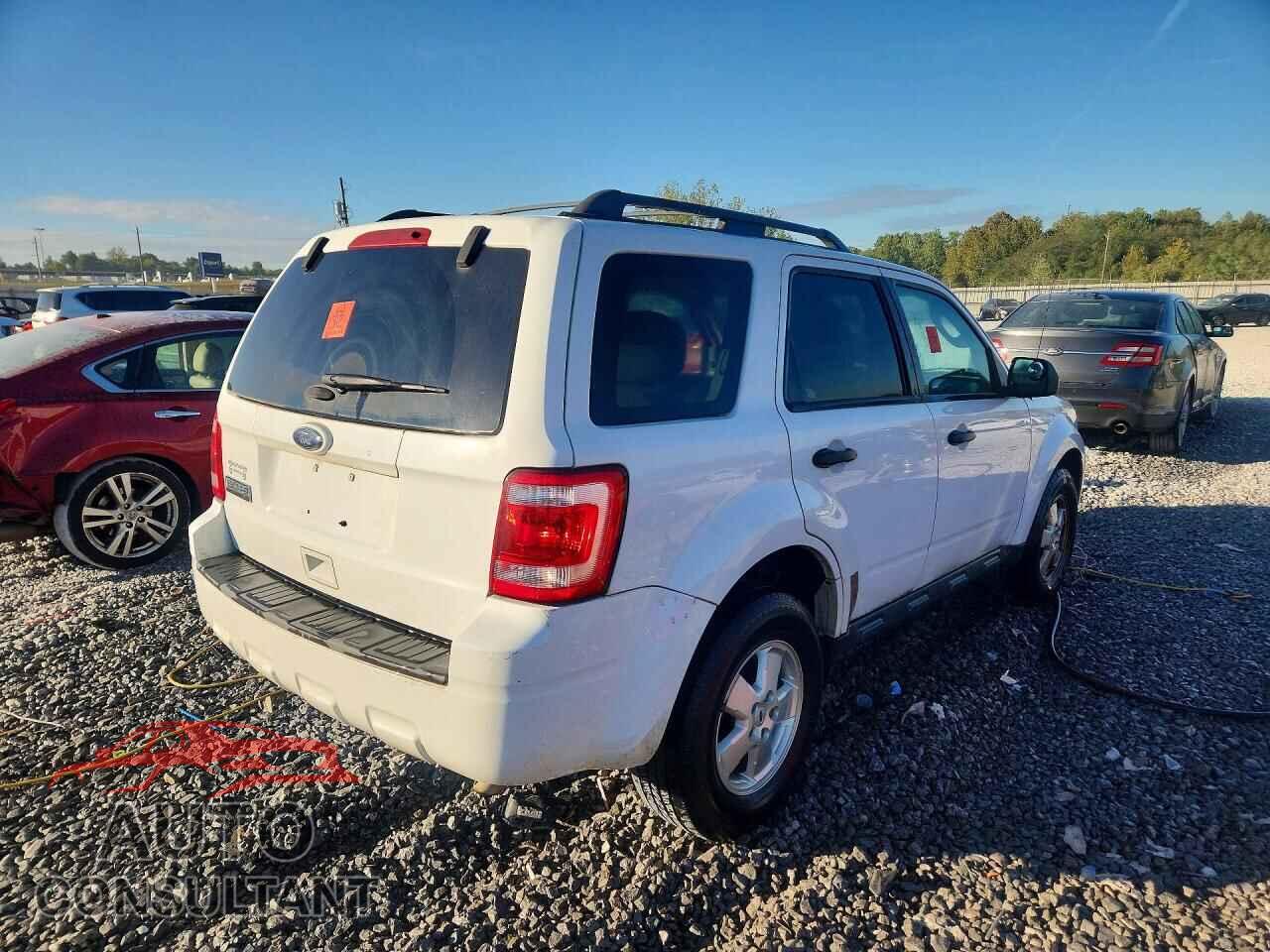FORD ESCAPE 2011 - 1FMCU0D75BKC54329