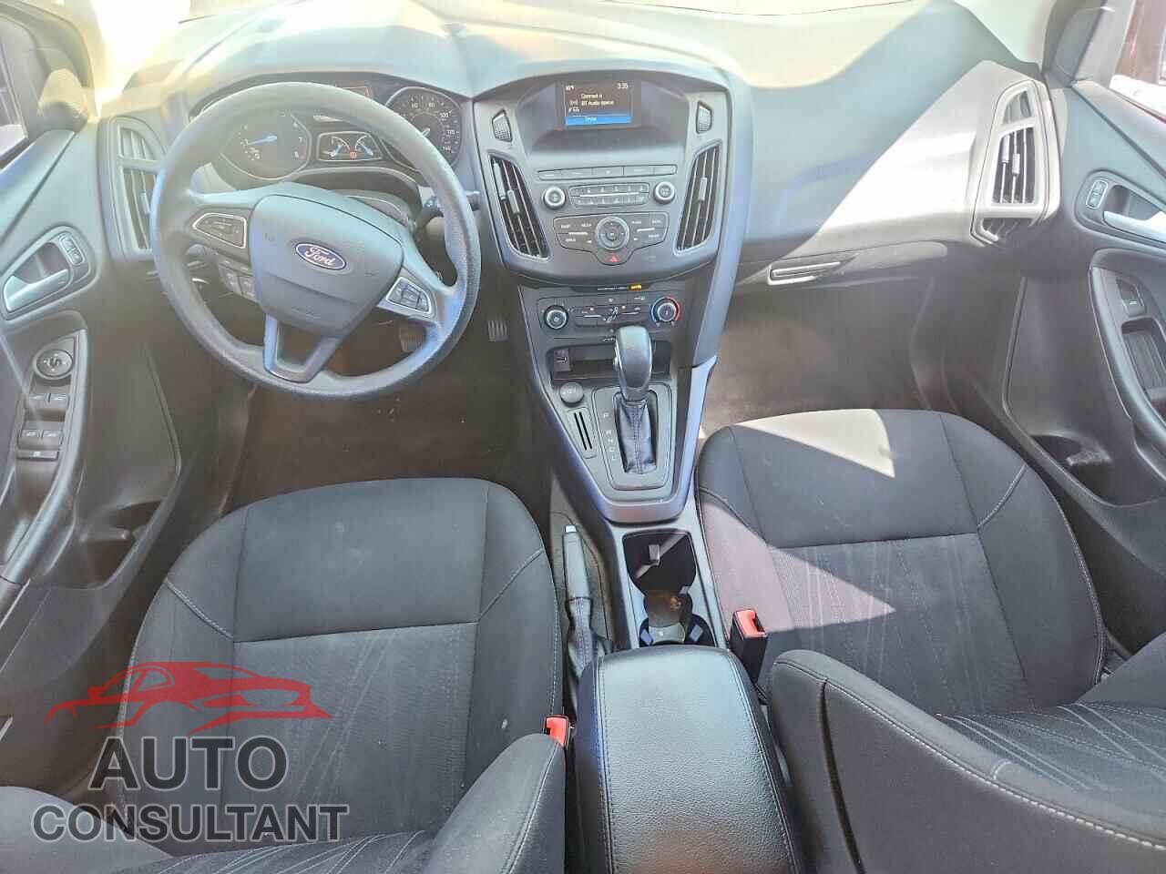 FORD FOCUS 2018 - 1FADP3F24JL279983