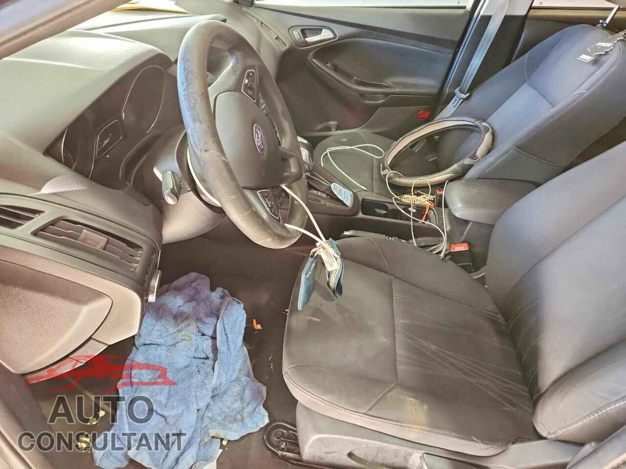 FORD FOCUS 2015 - 1FADP3F2XFL372384