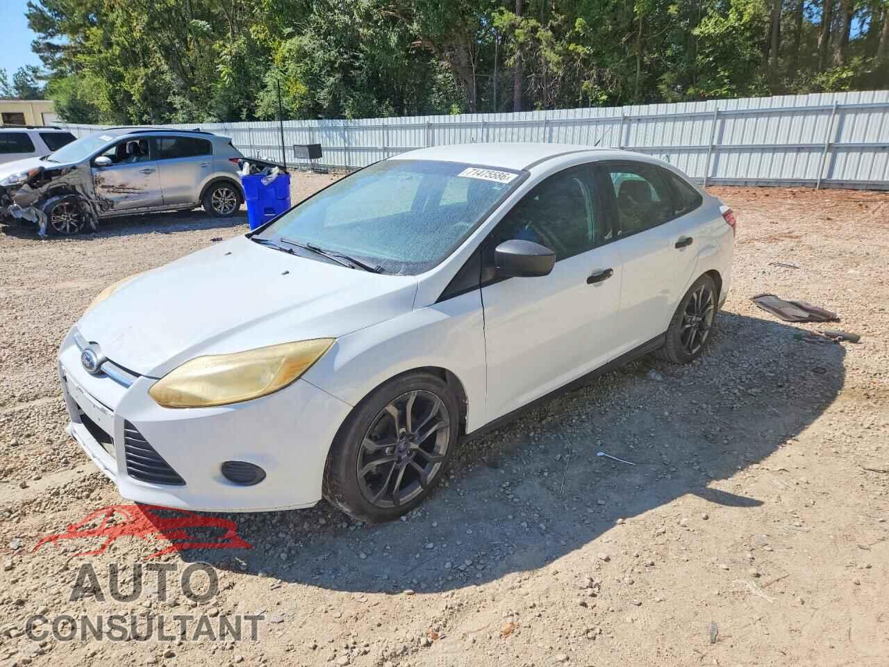 FORD FOCUS 2014 - 1FADP3E22EL357328