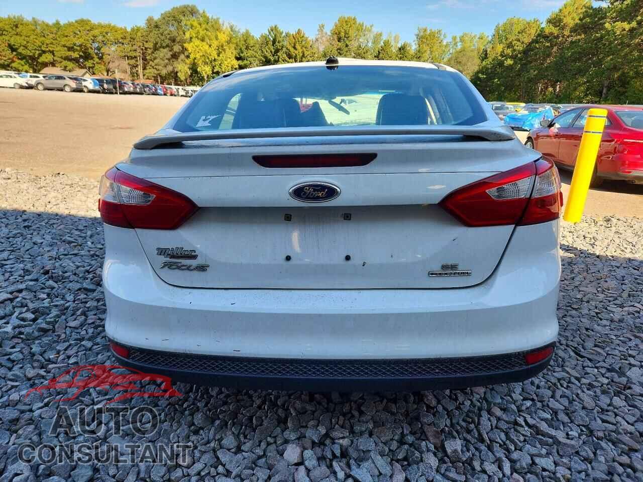 FORD FOCUS 2014 - 1FADP3F22EL143275