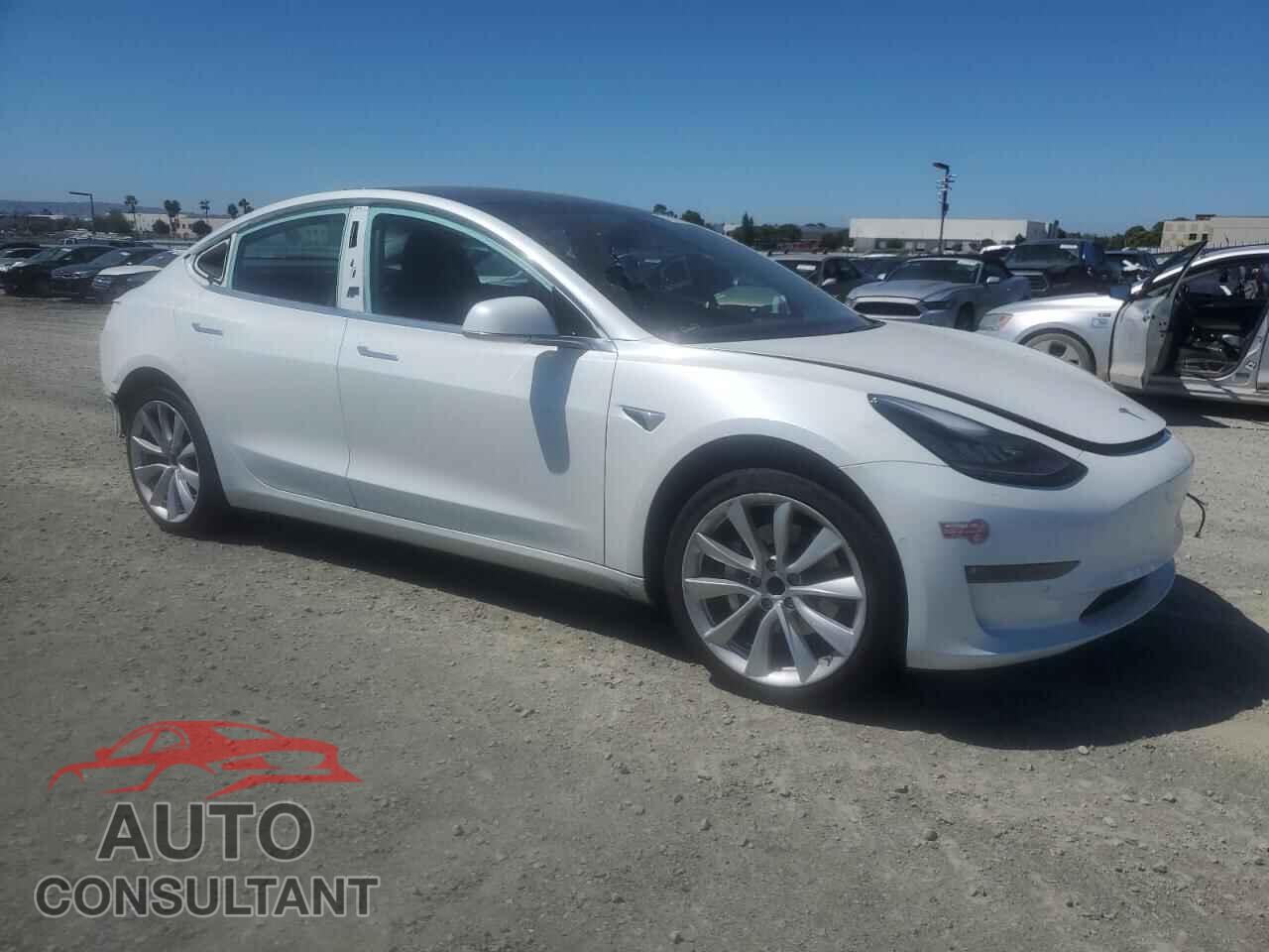 TESLA MODEL 3 2018 - 5YJ3E1EA8JF018352