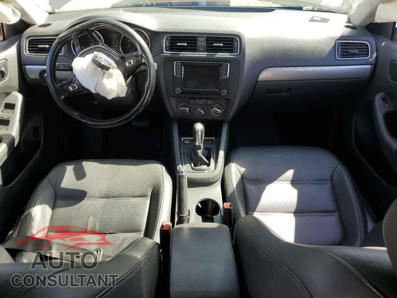 VOLKSWAGEN JETTA 2017 - 3VWDB7AJXHM366355