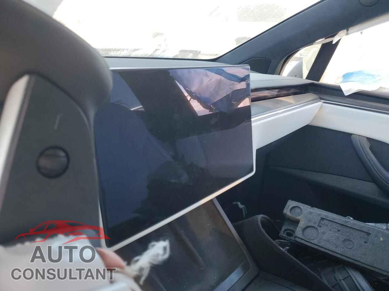 TESLA MODEL X 2023 - 7SAXCBE6XPF373480