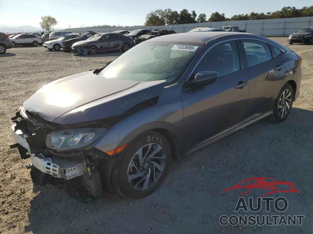 HONDA CIVIC 2018 - 19XFC2F74JE209171