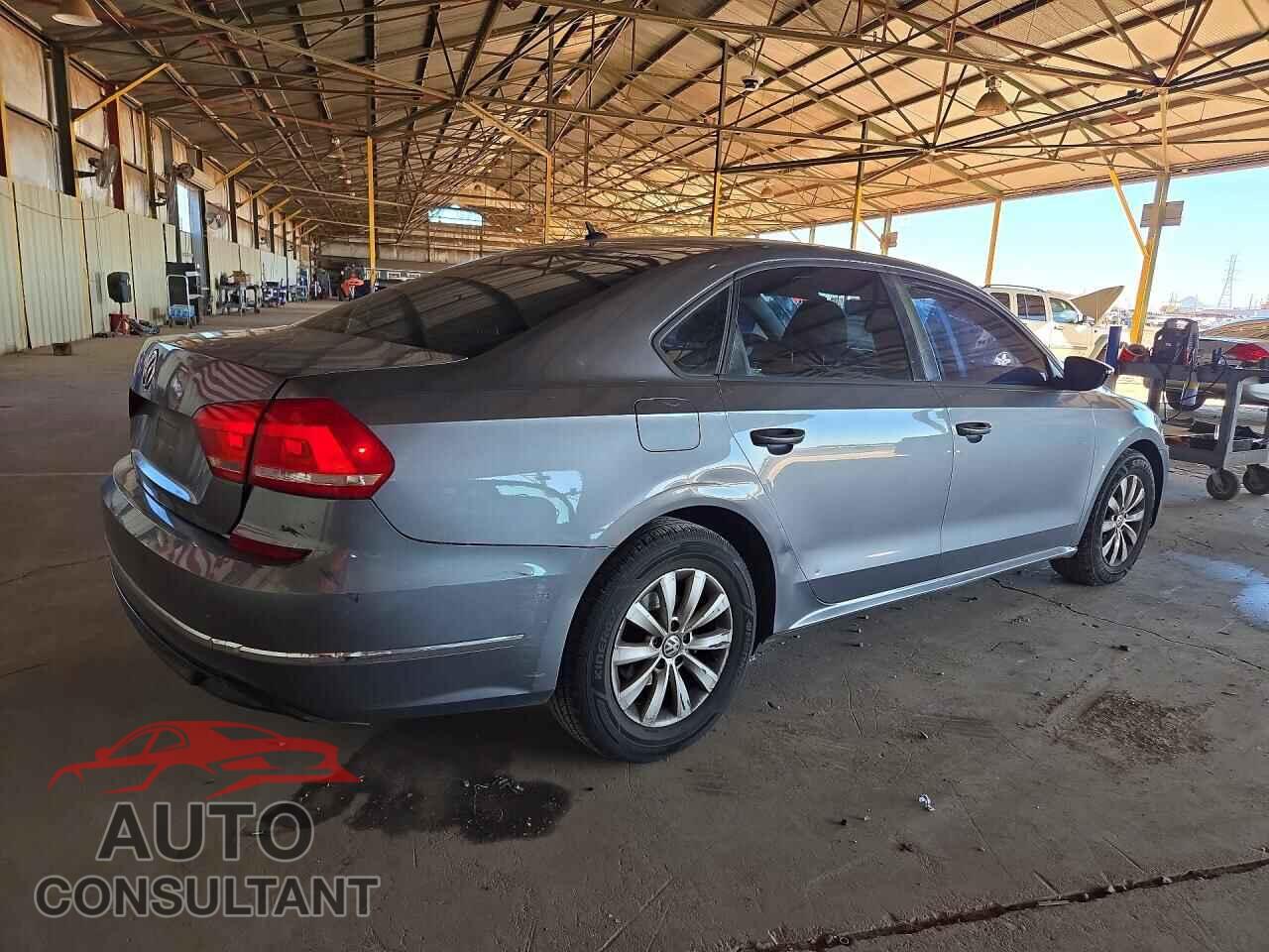 VOLKSWAGEN PASSAT 2012 - 1VWAH7A33CC056397