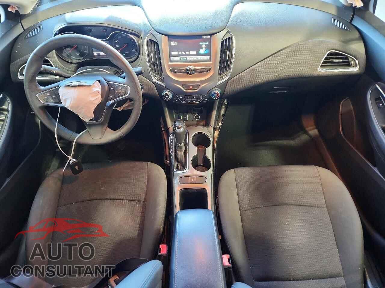 CHEVROLET CRUZE 2017 - 1G1BE5SM9H7233295