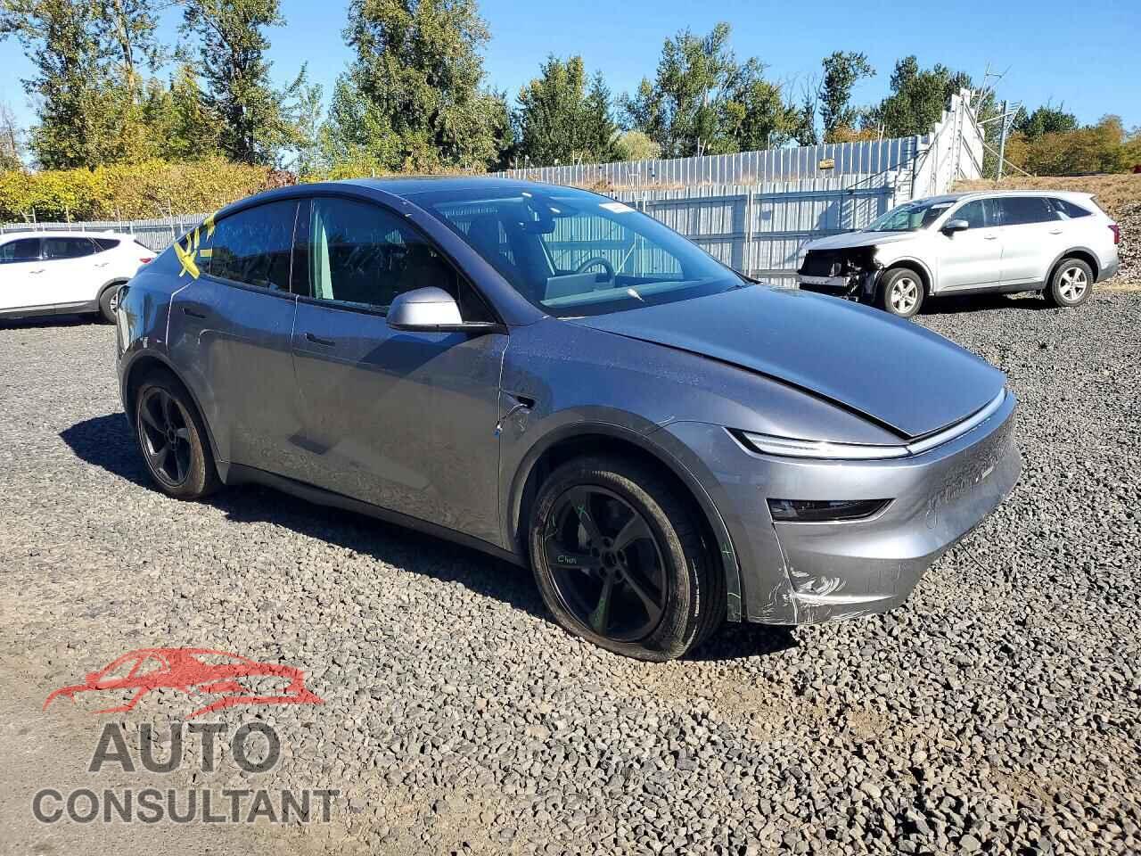 TESLA MODEL Y 2026 - 7SAYGDED1TF400899