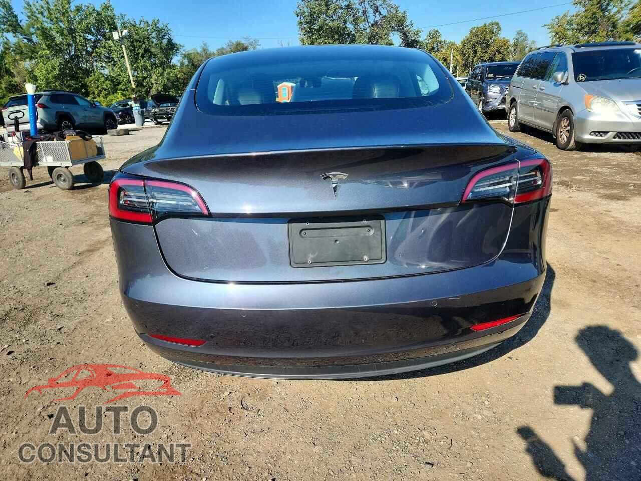TESLA MODEL 3 2021 - 5YJ3E1EA2MF908138