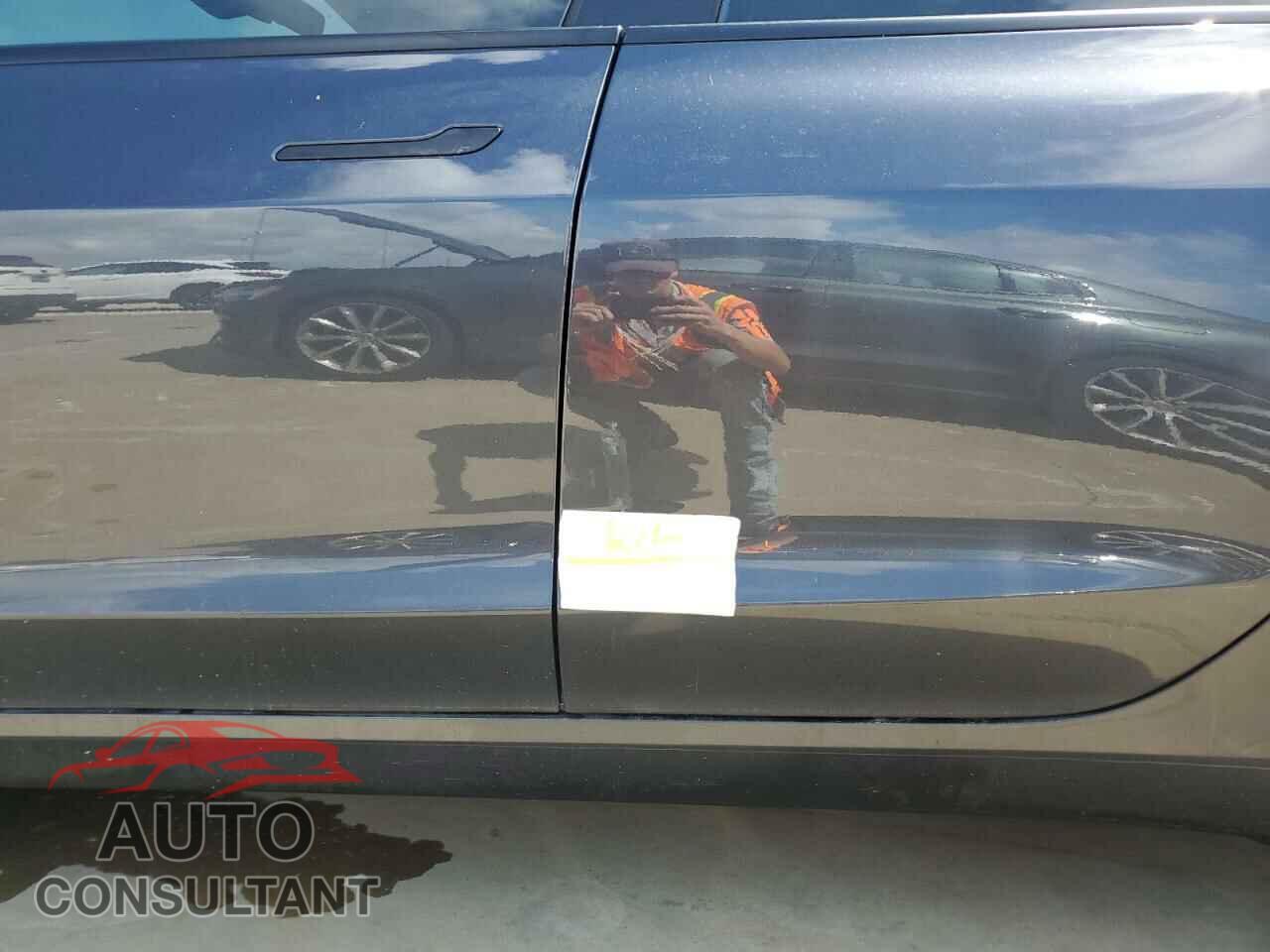 TESLA MODEL 3 2024 - 5YJ3E1EA2RF756126