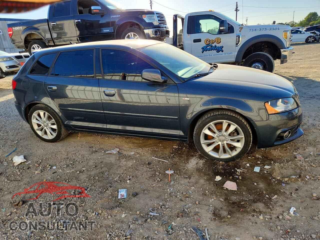 AUDI A3 2013 - WAUBEAFM2DA021696