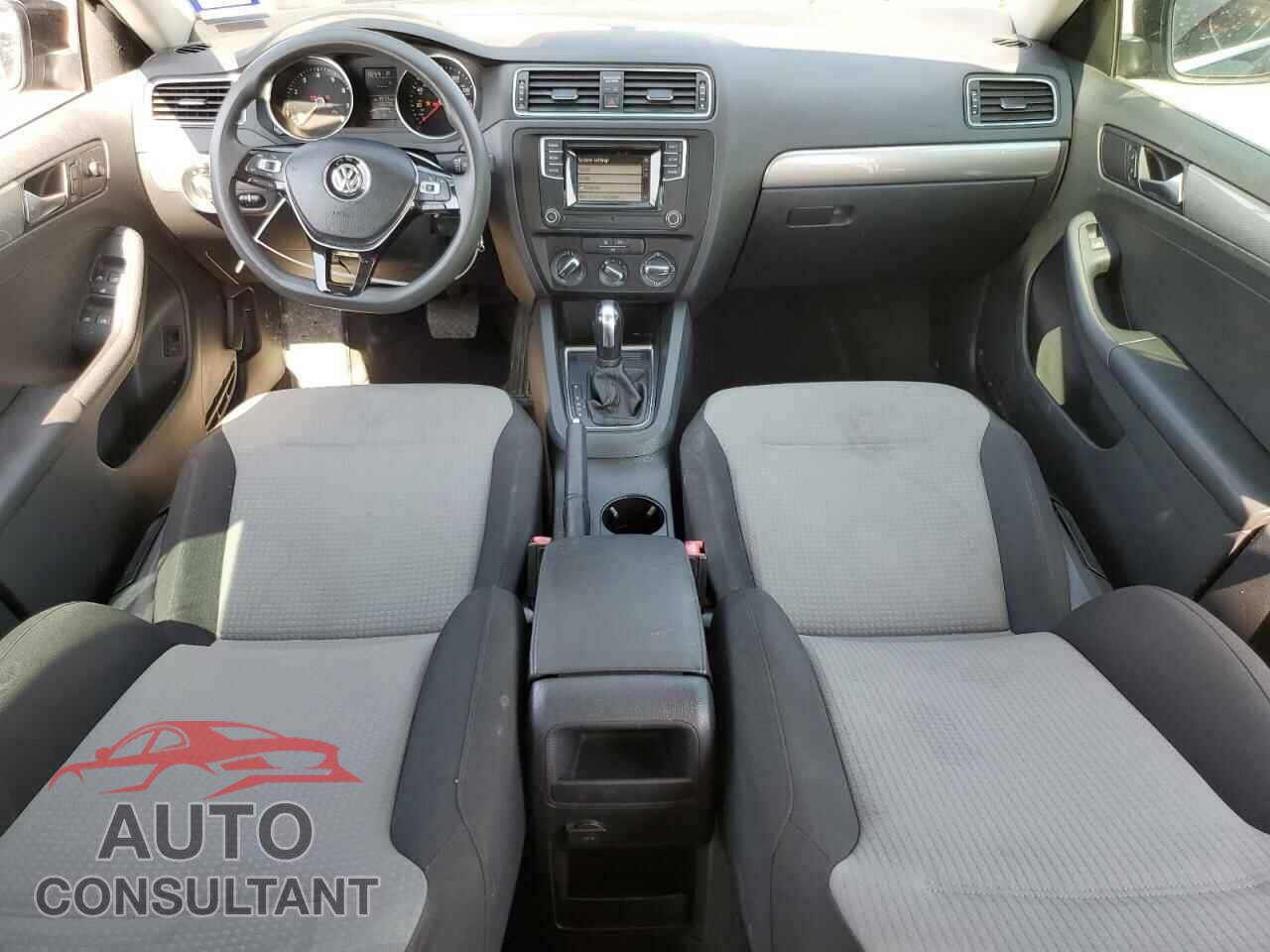 VOLKSWAGEN JETTA 2017 - 3VW2B7AJ6HM214578