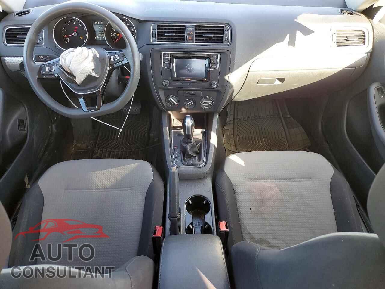 VOLKSWAGEN JETTA 2017 - 3VW2B7AJ2HM240868