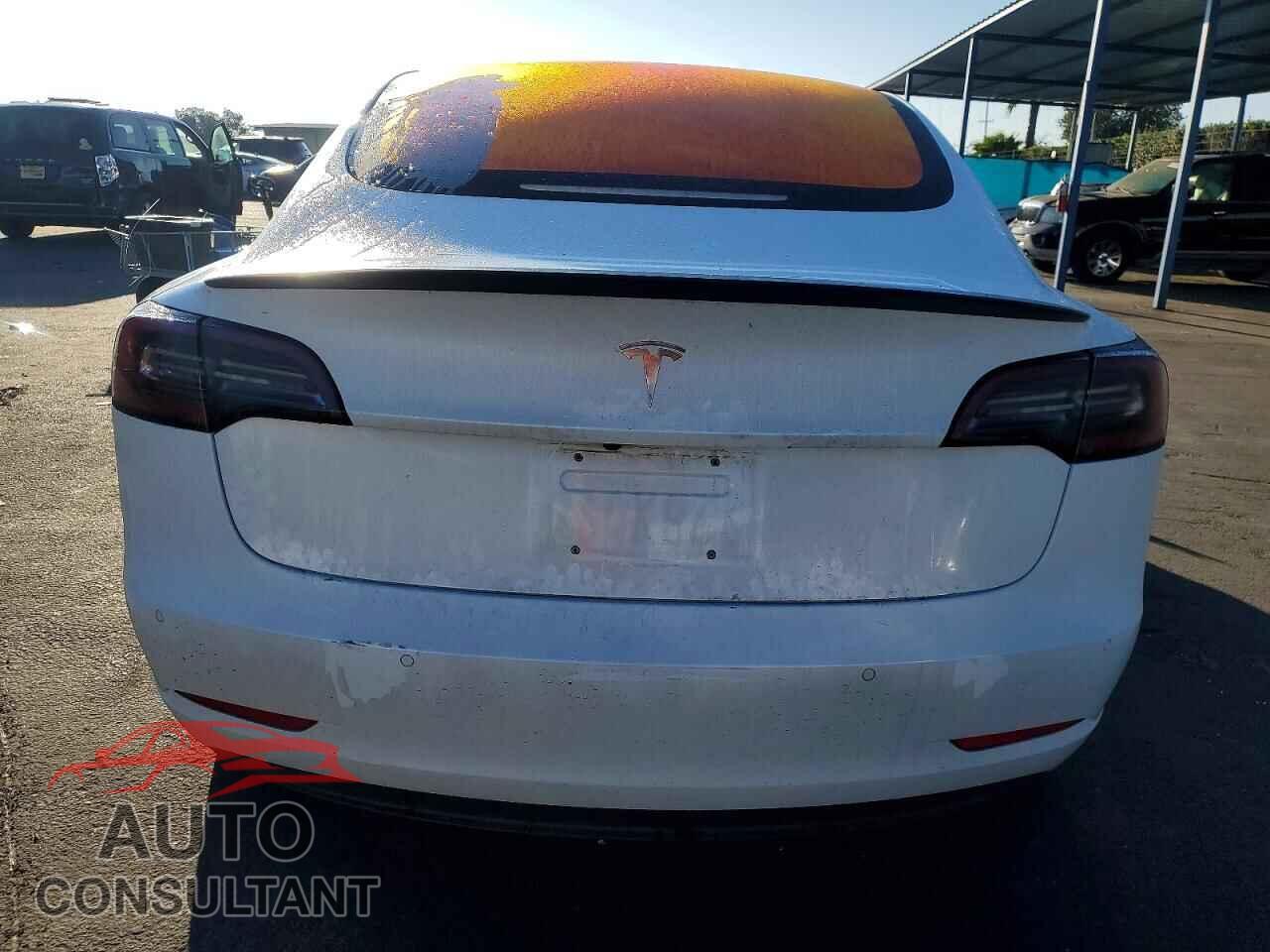 TESLA MODEL 3 2018 - 5YJ3E1EA6JF043671