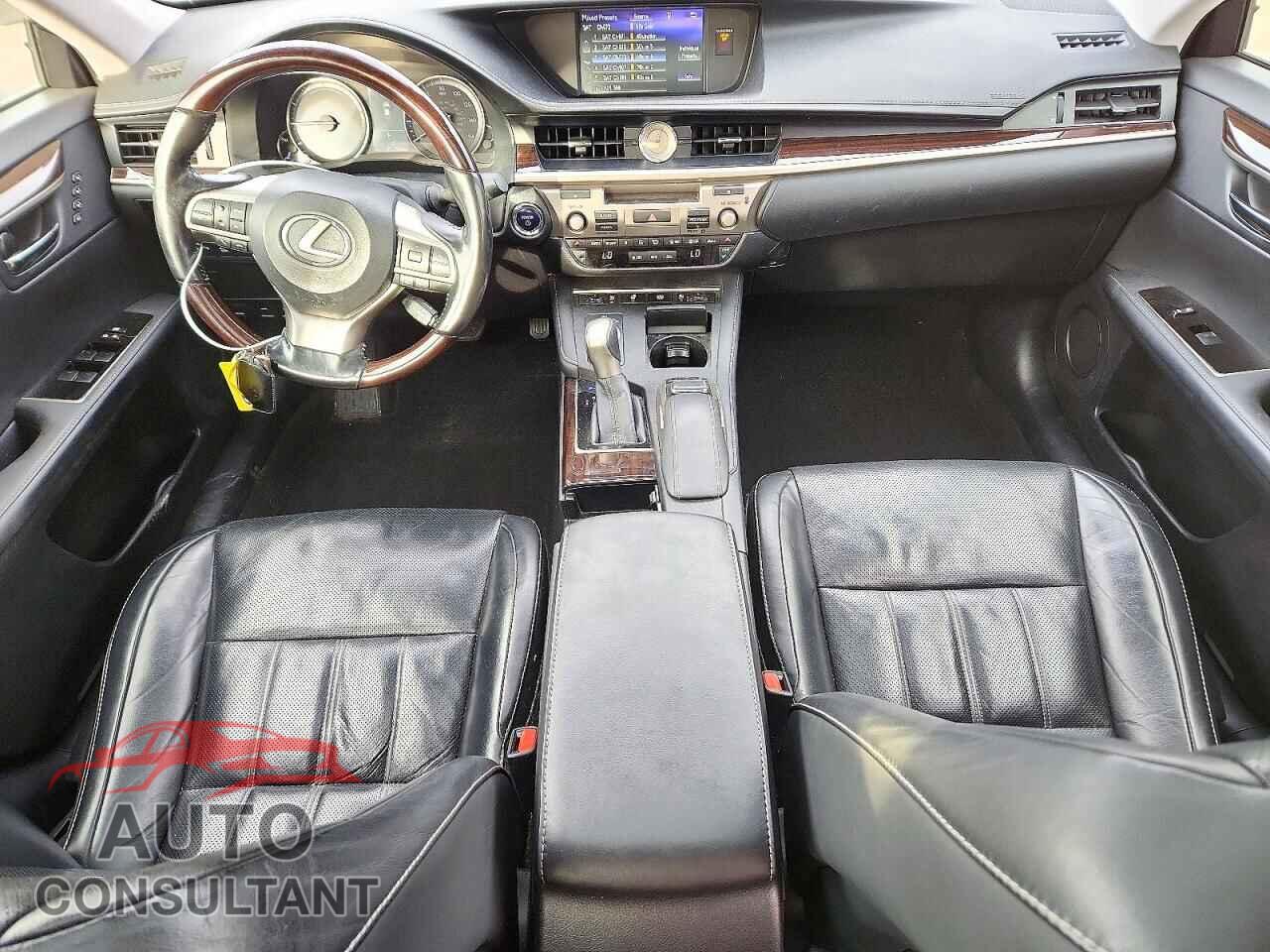 LEXUS ES300 2017 - JTHBW1GG4H2158128