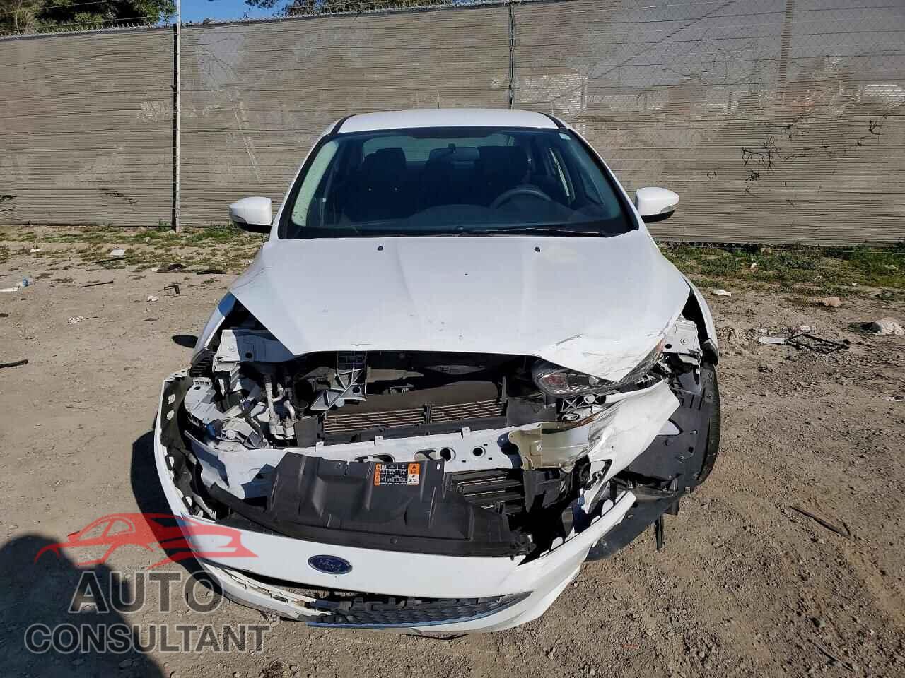 FORD FOCUS 2017 - 1FADP3F24HL304424