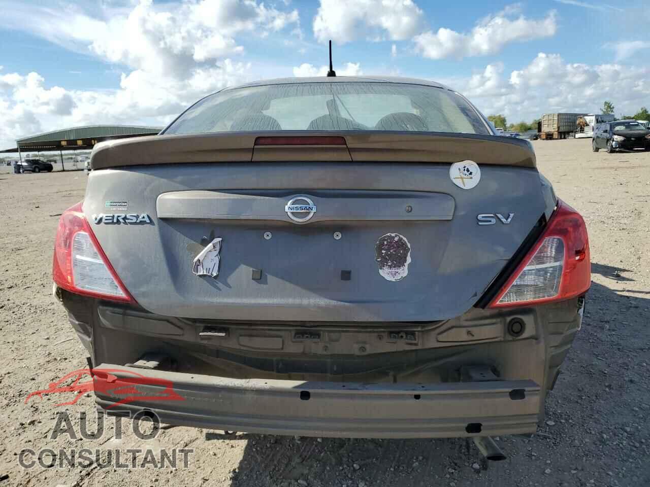 NISSAN VERSA 2017 - 3N1CN7AP1HL807227