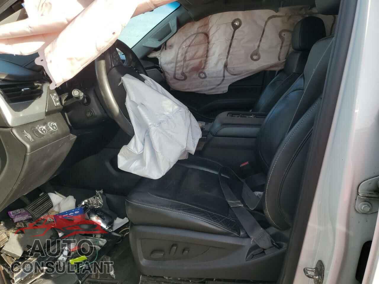 CHEVROLET SUBURBAN 2015 - 1GNSKJKC4FR696180