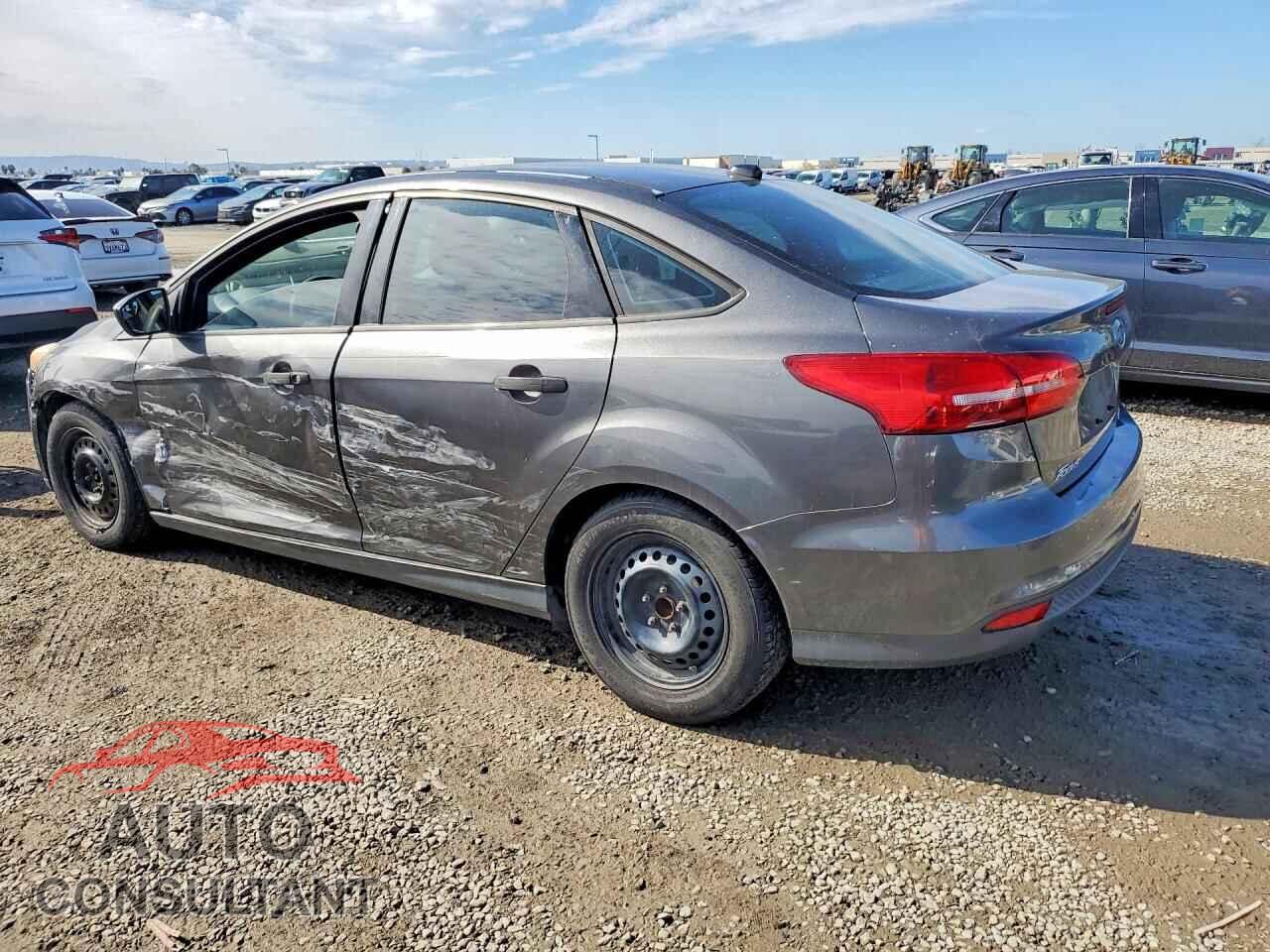FORD FOCUS 2015 - 1FADP3E21FL256492