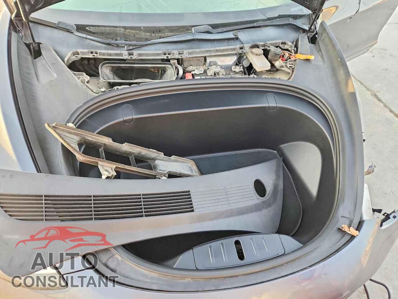 TESLA MODEL 3 2018 - 5YJ3E1EB0JF080997