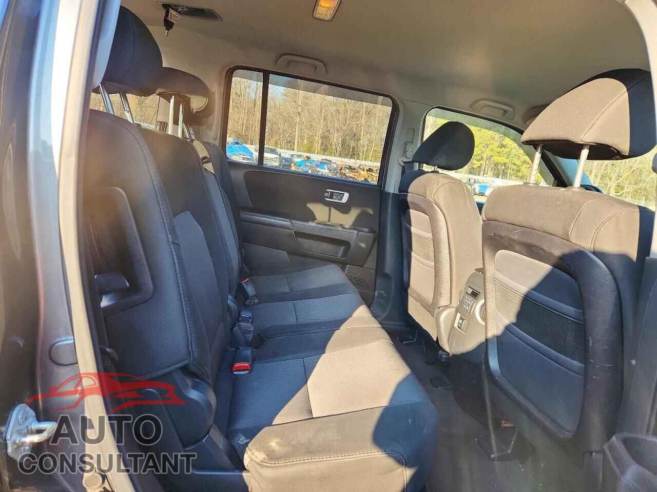 HONDA PILOT 2011 - 5FNYF4H46BB068078