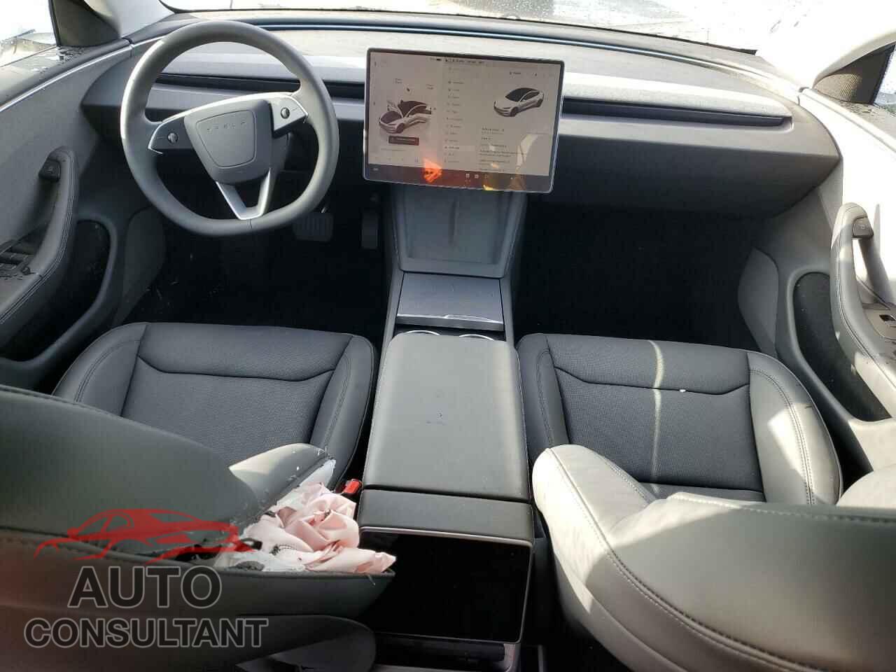 TESLA MODEL 3 2024 - 5YJ3E1EA4RF825415