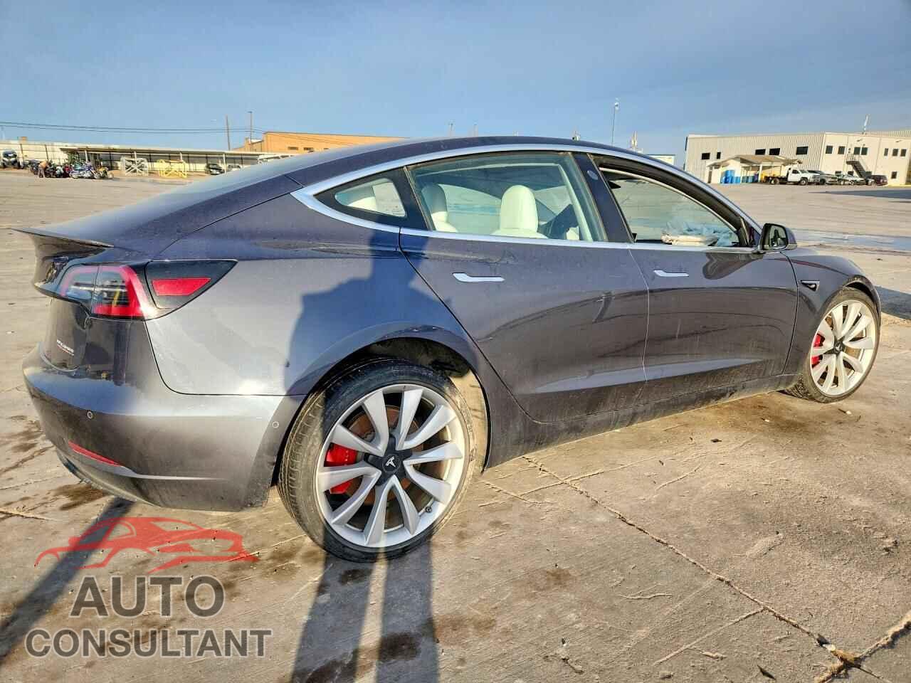 TESLA MODEL 3 2018 - 5YJ3E1EB0JF080997