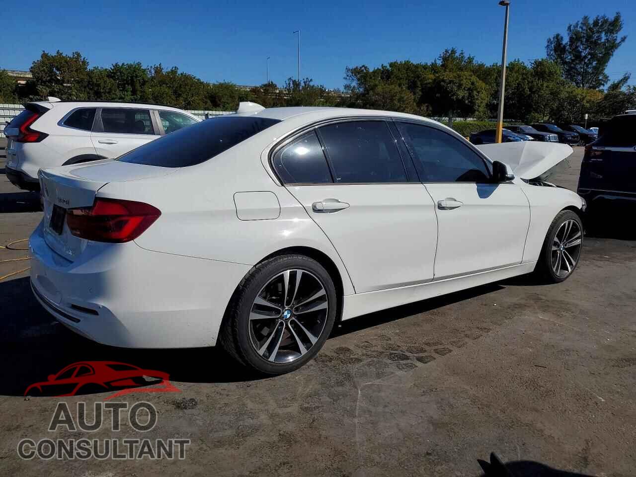 BMW 3 SERIES 2018 - WBA8B9G55JNU96384