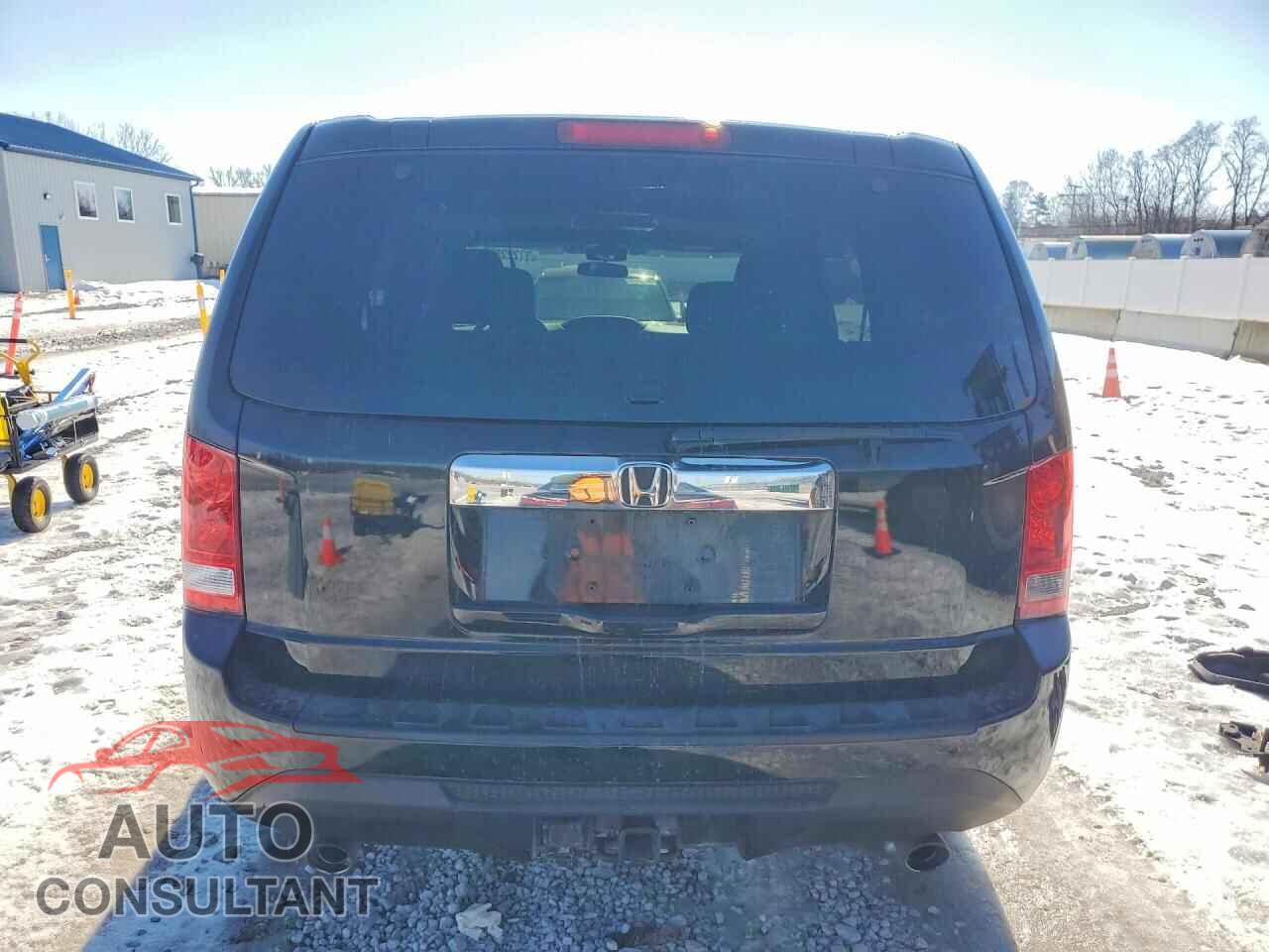 HONDA PILOT 2015 - 5FNYF4H36FB007231