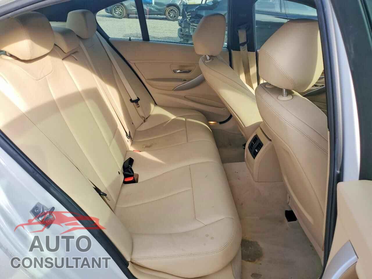 BMW 320 2015 - WBA3B1C50FK135929