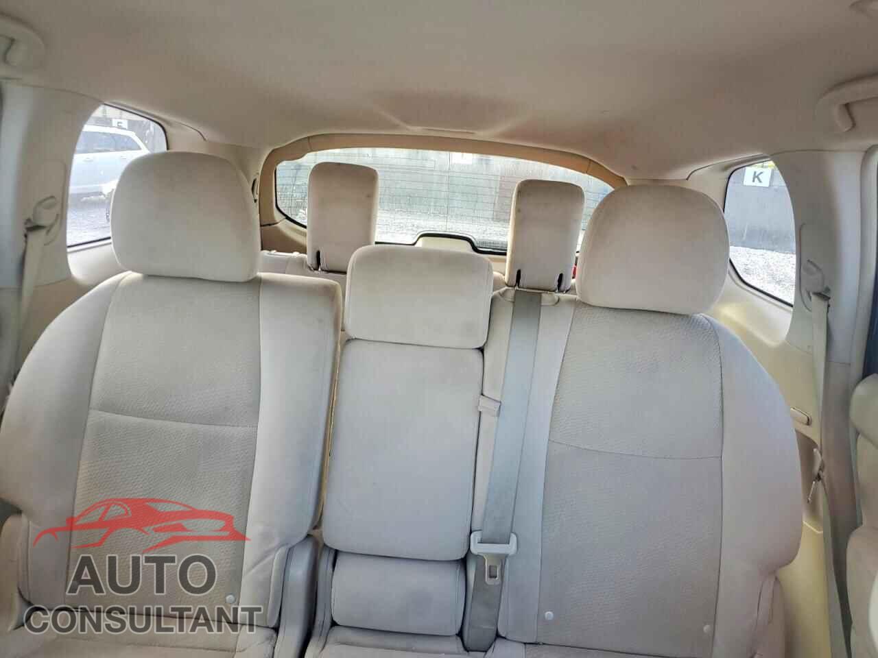NISSAN PATHFINDER 2013 - 5N1AR2MN2DC650069