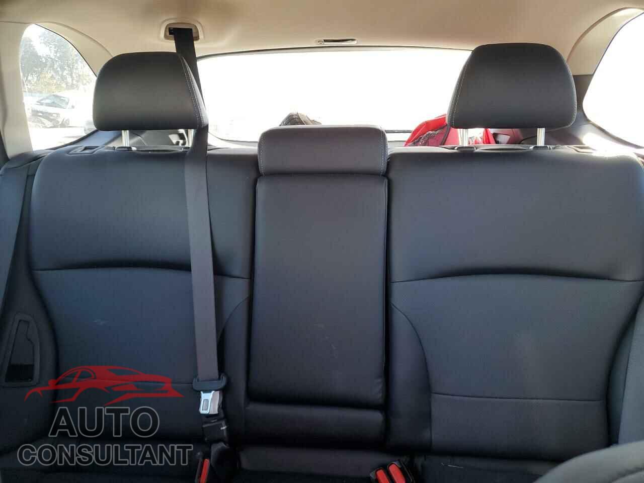 SUBARU OUTBACK 2017 - 4S4BSENC5H3422810