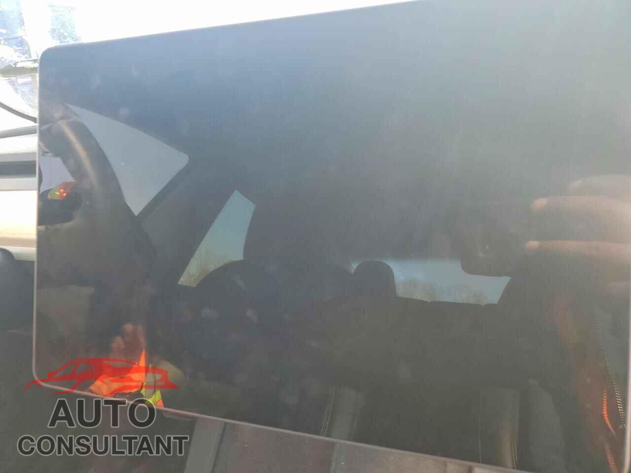 TESLA MODEL 3 2022 - 5YJ3E1EA9NF287398