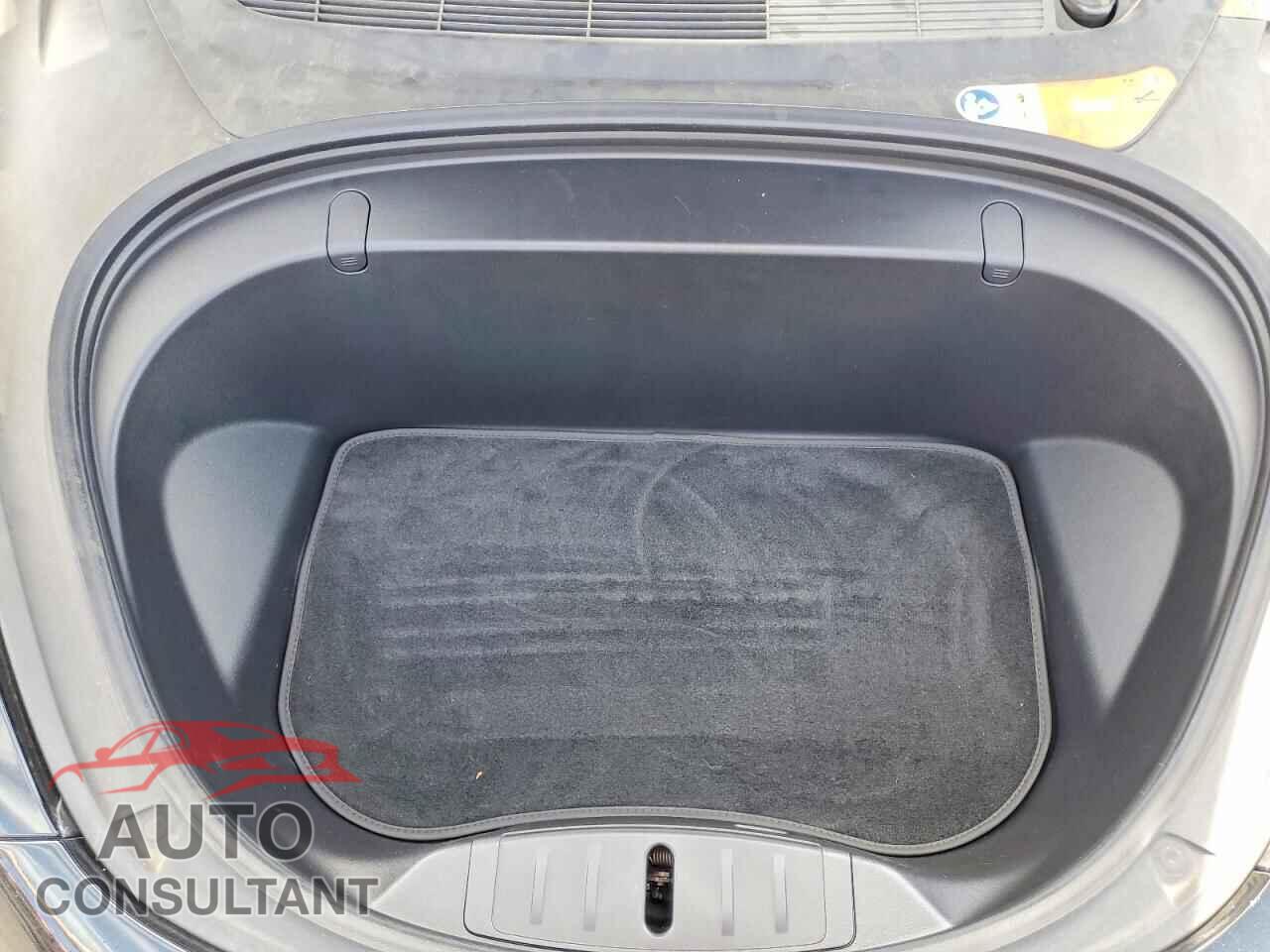 TESLA MODEL 3 2018 - 5YJ3E1EA9JF012477