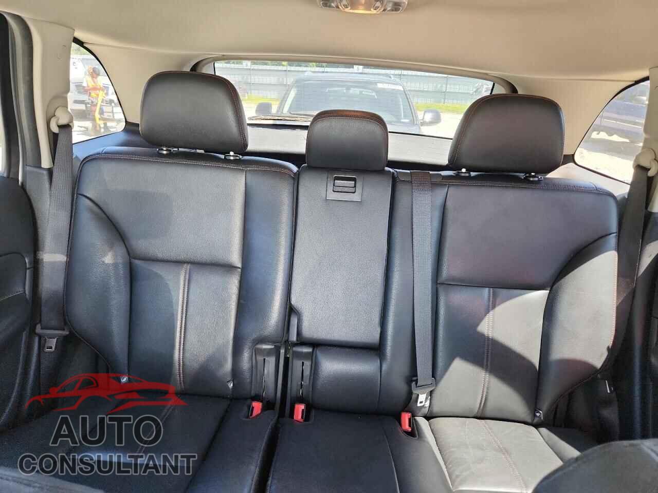 FORD EDGE 2011 - 2FMDK3JC2BBB58102