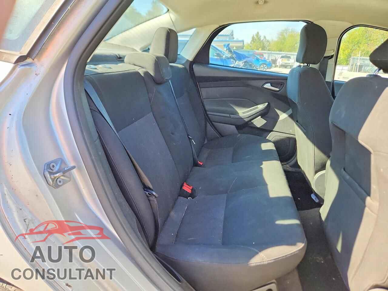 FORD FOCUS 2017 - 1FADP3F23HL313292