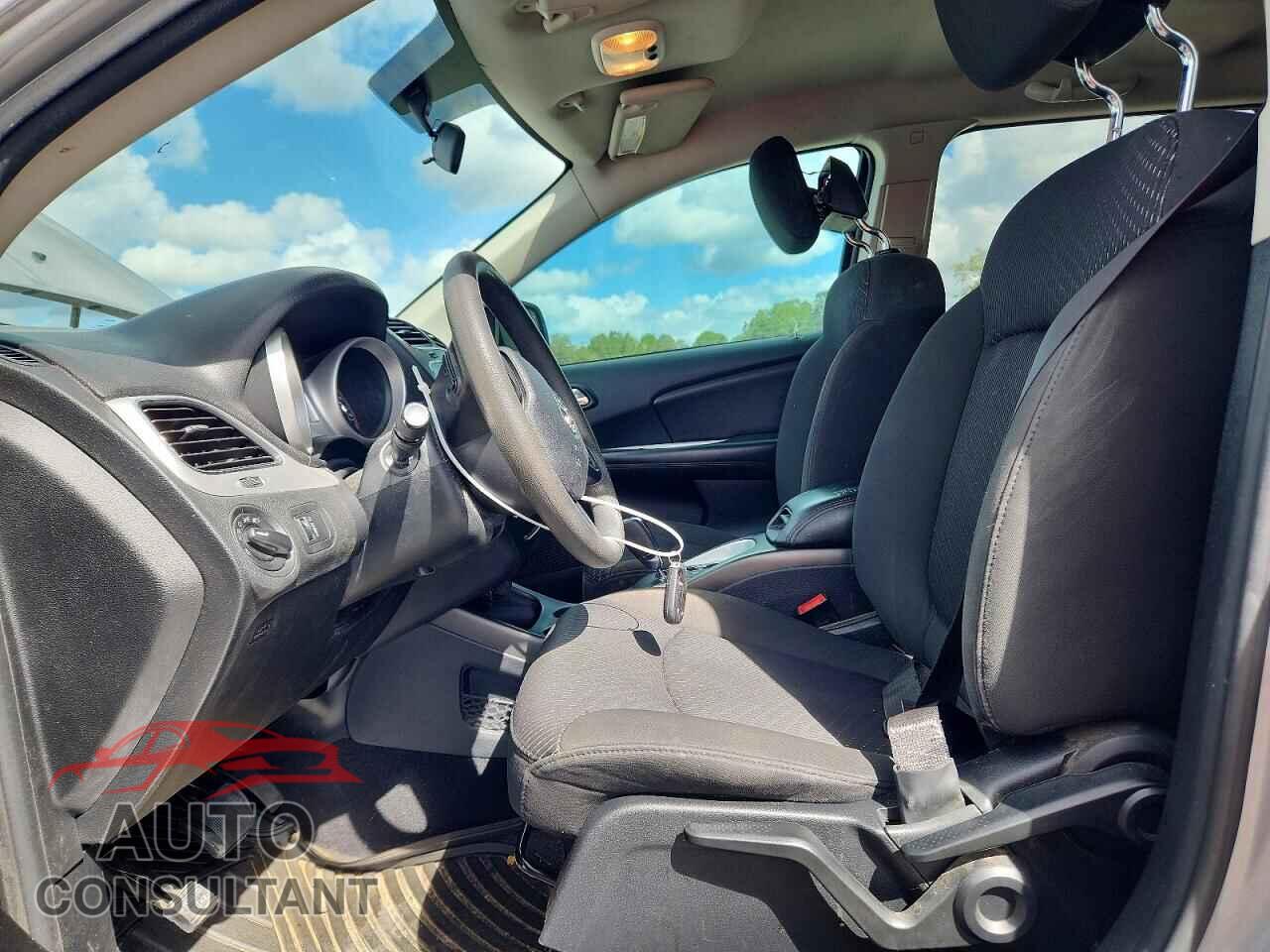 DODGE JOURNEY 2018 - 3C4PDCAB2JT309669