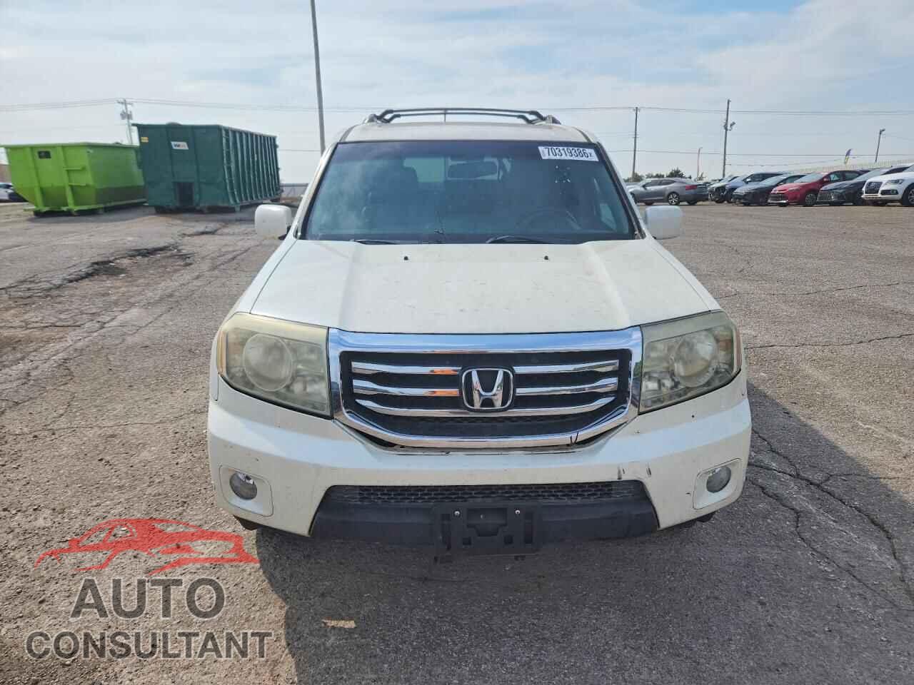 HONDA PILOT 2011 - 5FNYF4H95BB081237