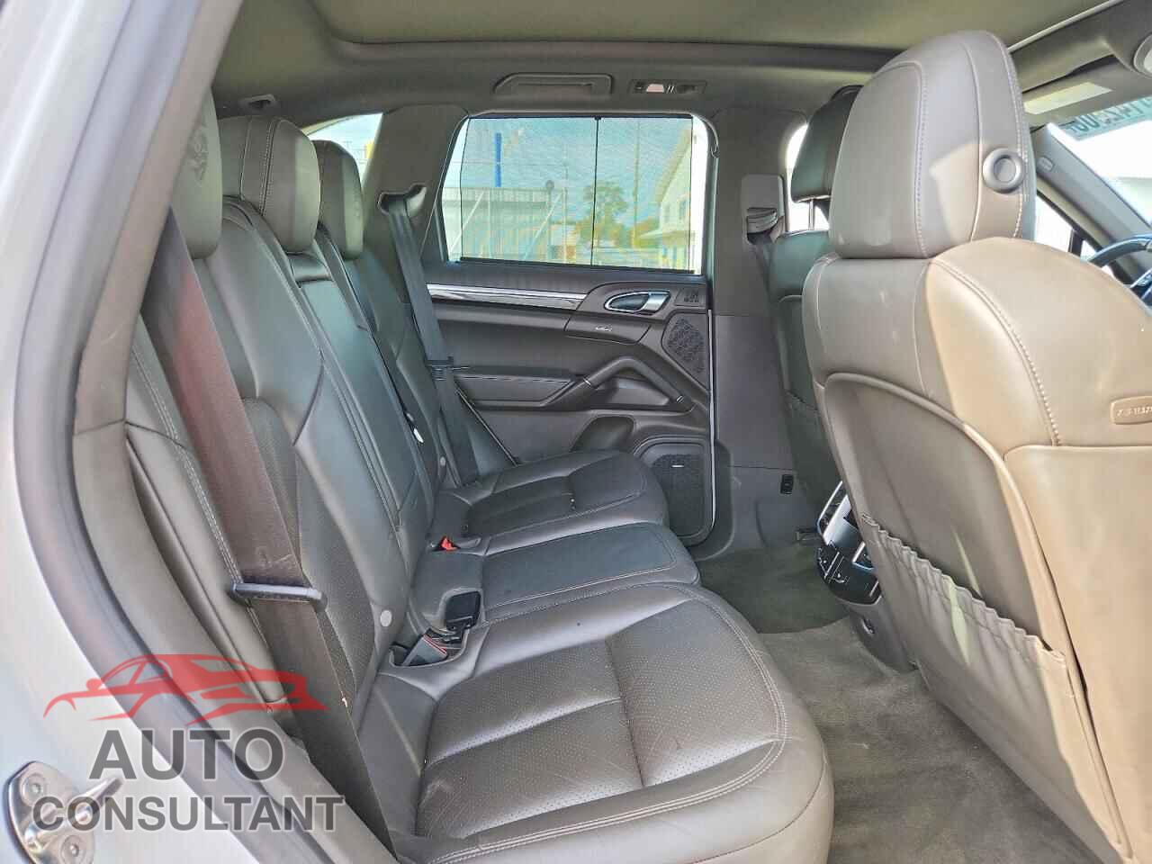 PORSCHE CAYENNE 2017 - WP1AB2A23HLA52418