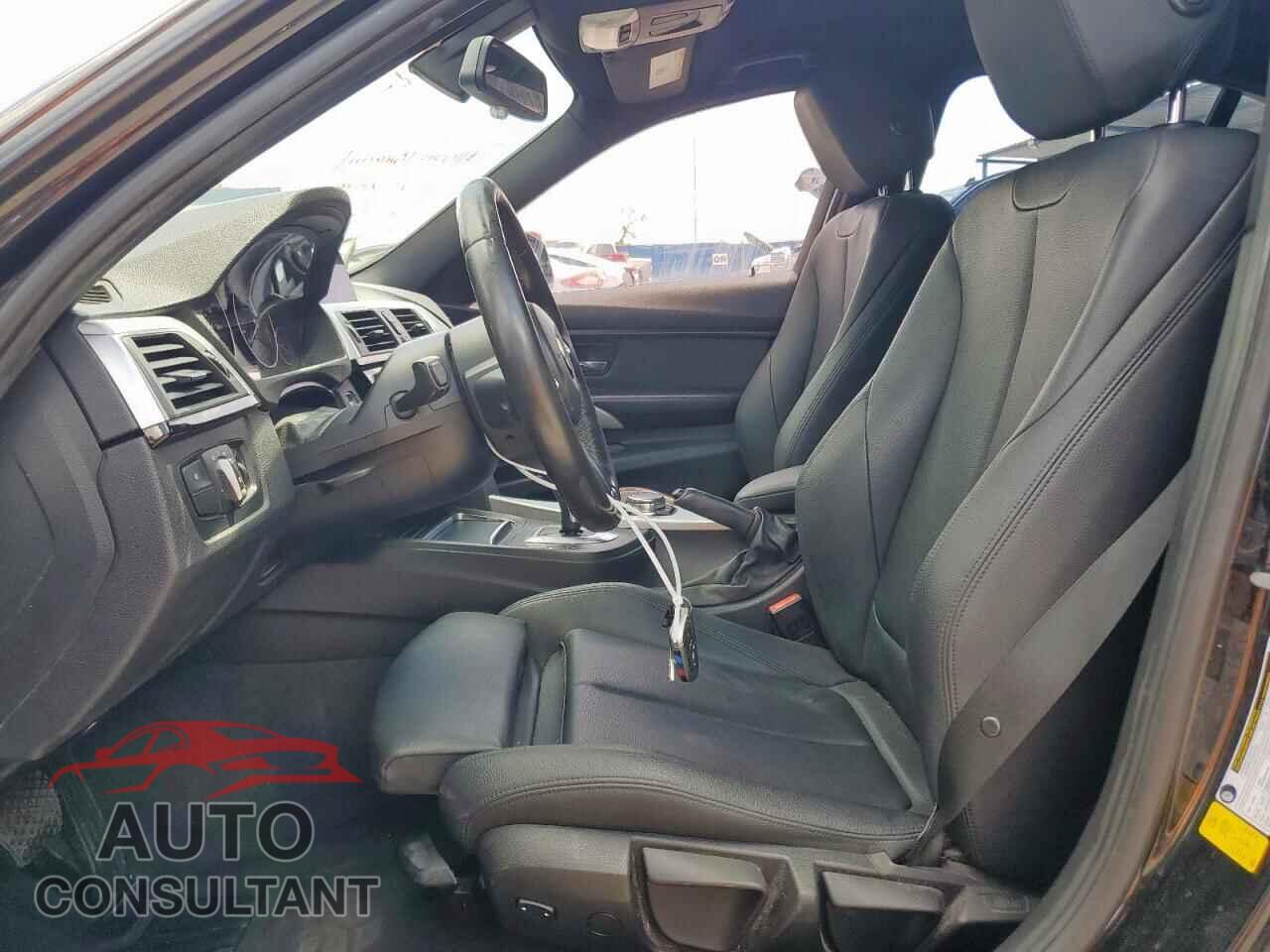 BMW 3 SERIES 2016 - WBA8E1G58GNU12026