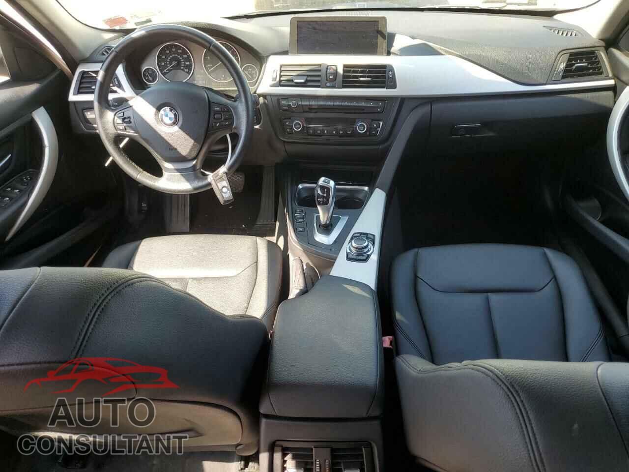 BMW 3 SERIES 2013 - WBA3C3C5XDF981516