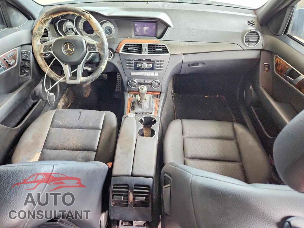 MERCEDES-BENZ C-CLASS 2013 - WDDGF8AB7DR276727