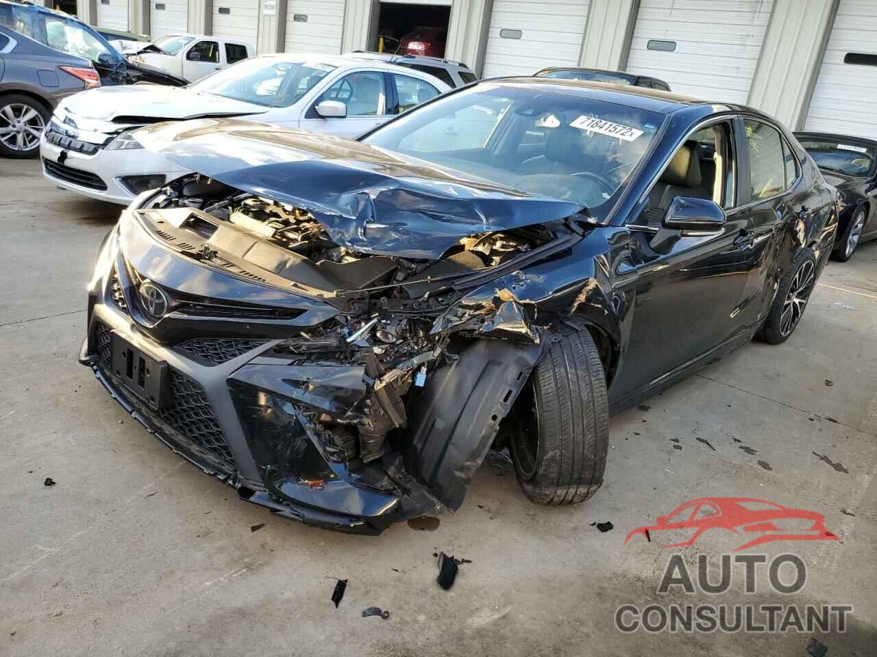 TOYOTA CAMRY 2018 - JTNB11HK1J3051908