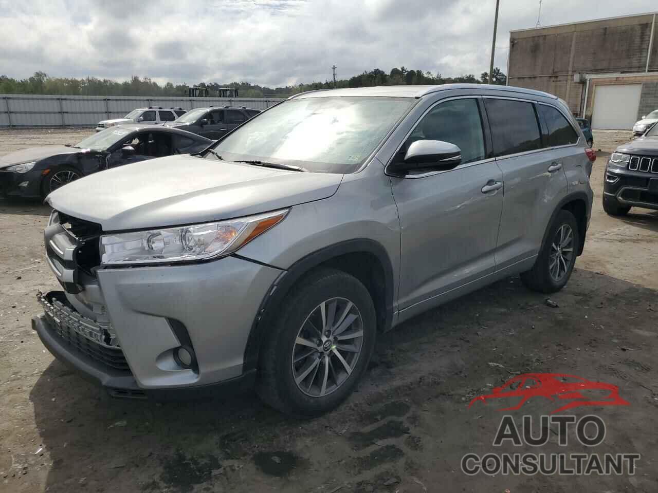 TOYOTA HIGHLANDER 2018 - 5TDJZRFH7JS487711